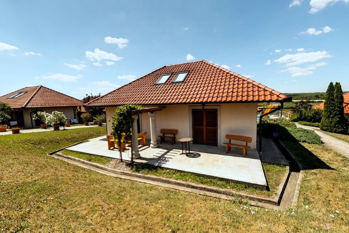 Egri Korona Borház és Wellness Hotel Demjén Exterior foto